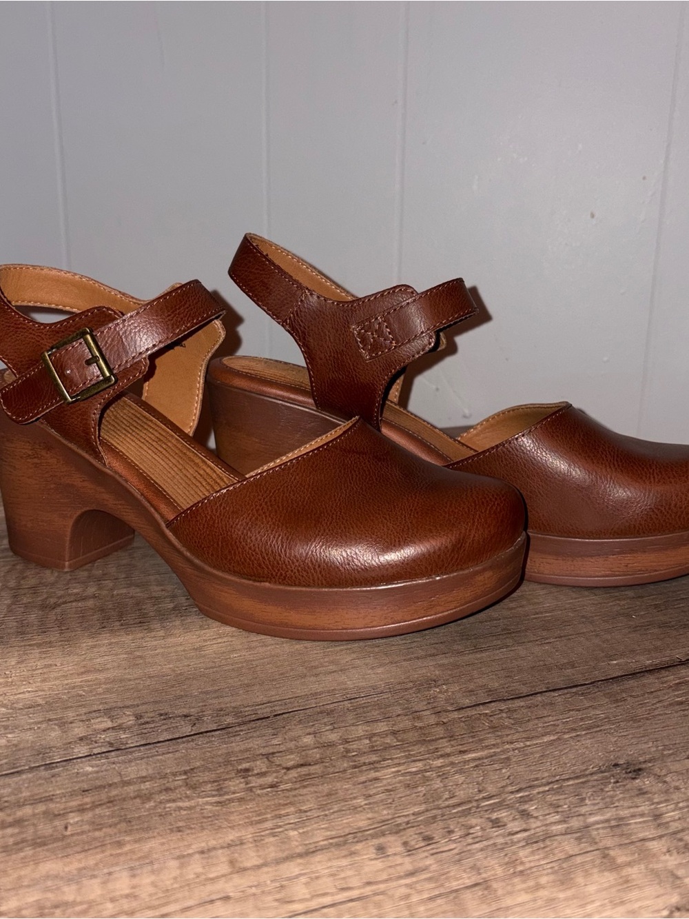 b.o.c. Brown Leather Mary Jane Ankle Strap Buckle Round Toe Heels Women’s 11 M